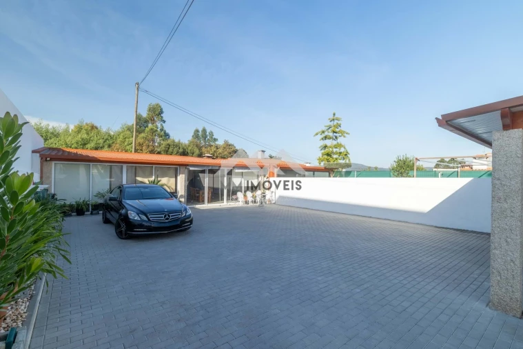 Moradia T3 para Venda em Paço de Sousa Foto 69