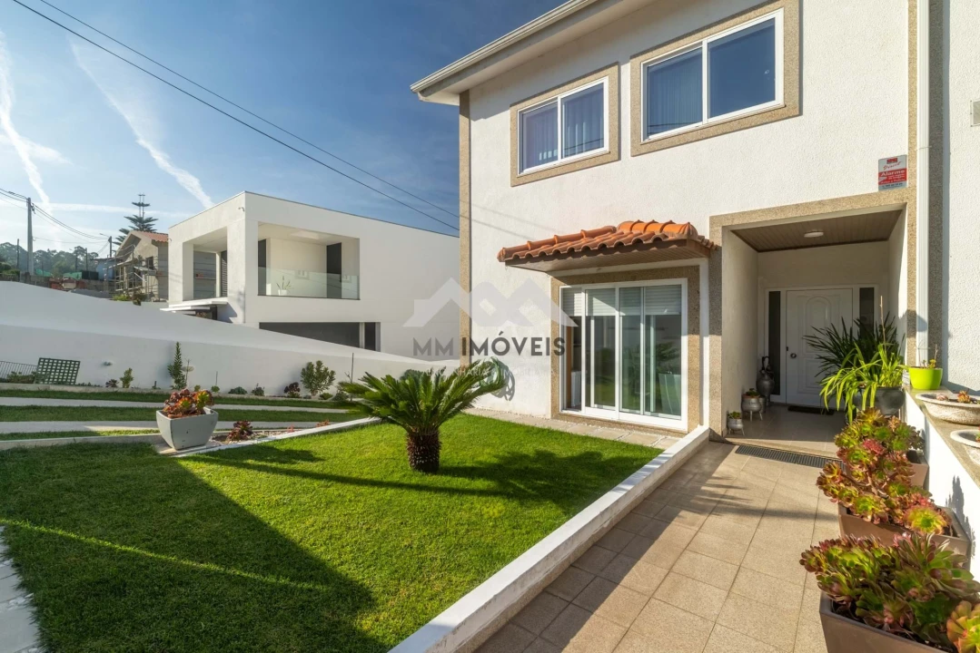 Moradia T3 para Venda em Paço de Sousa Foto 57