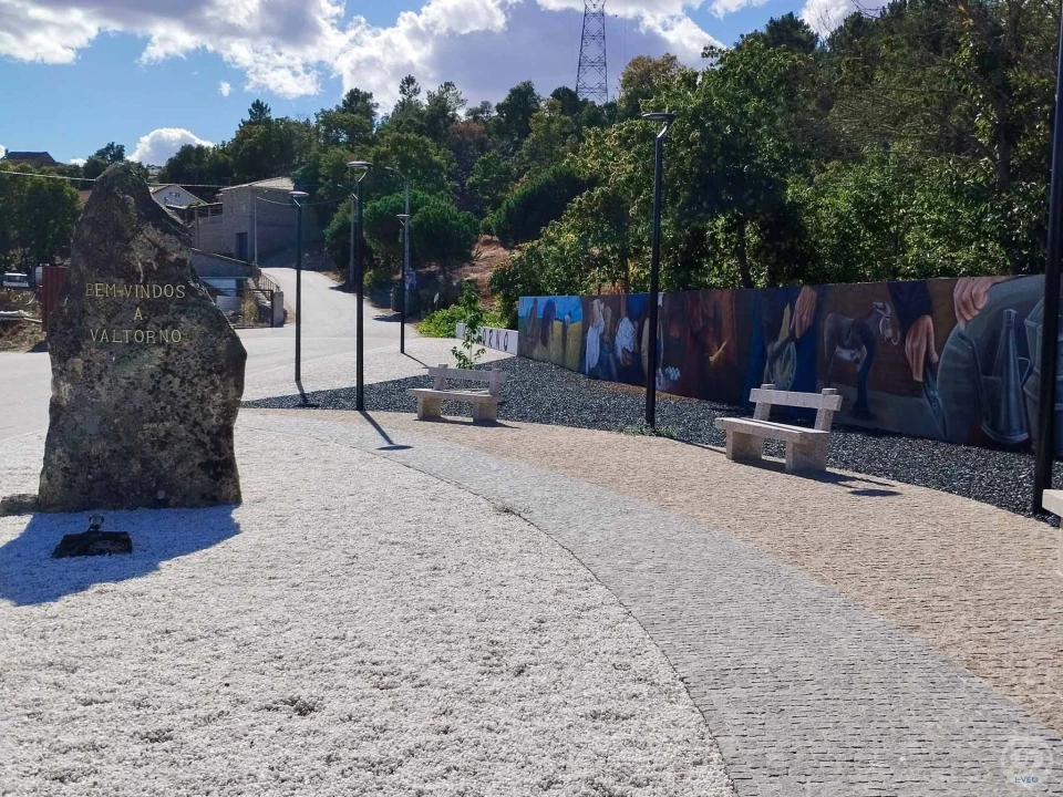 Moradia T4 para Venda em Valtorno e Mourão Foto 21