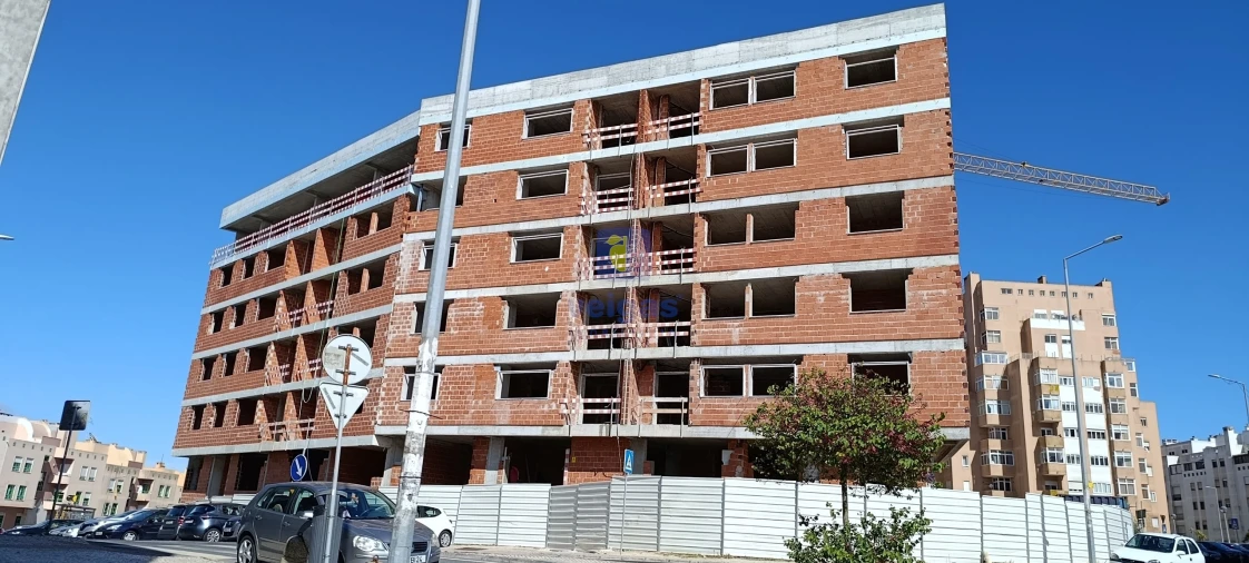 Apartamento T3 para Venda em Rio de Mouro Foto 2