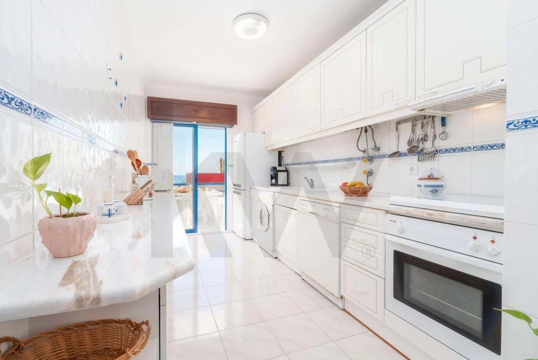 Apartamento T3 para Venda em Quarteira Foto 17