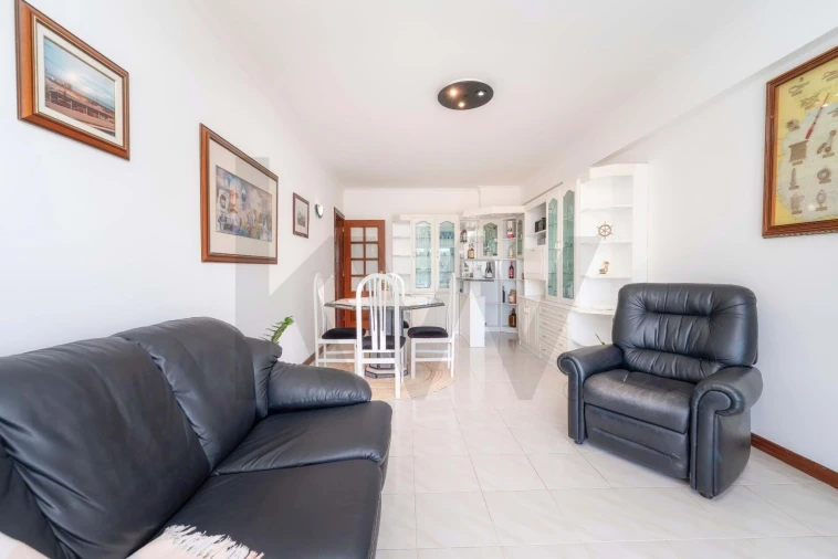 Apartamento T3 para Venda em Quarteira Foto 5