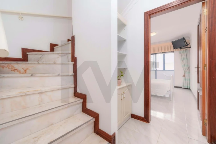 Apartamento T3 para Venda em Quarteira Foto 37