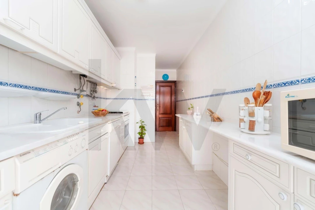 Apartamento T3 para Venda em Quarteira Foto 19