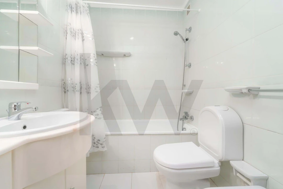 Apartamento T3 para Venda em Quarteira Foto 42