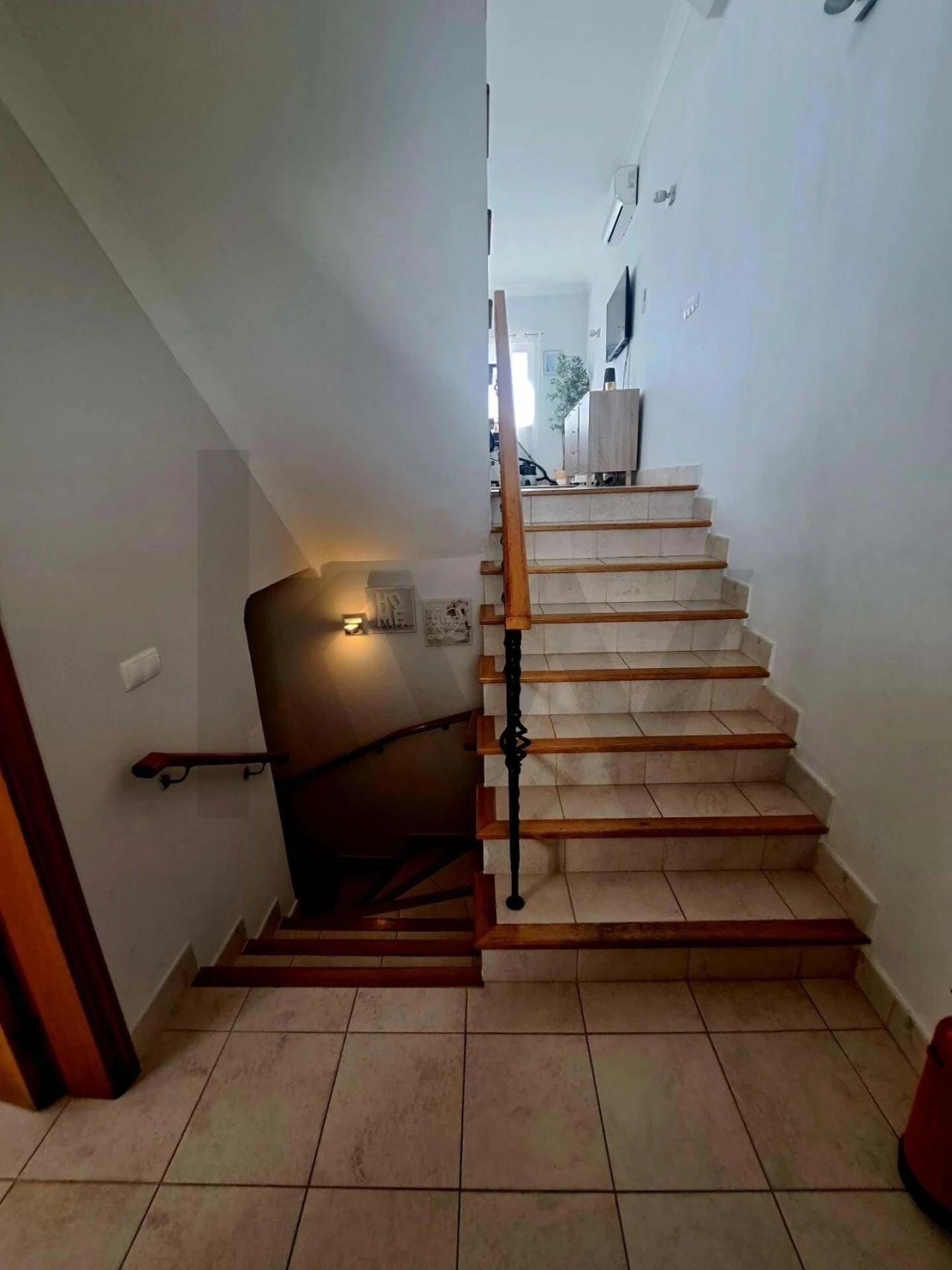 Prédio para Venda em Budens Foto 2