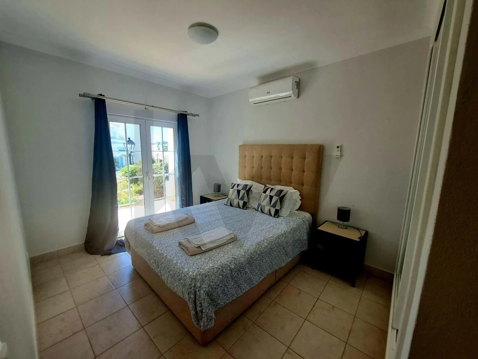 Prédio para Venda em Budens Foto 6