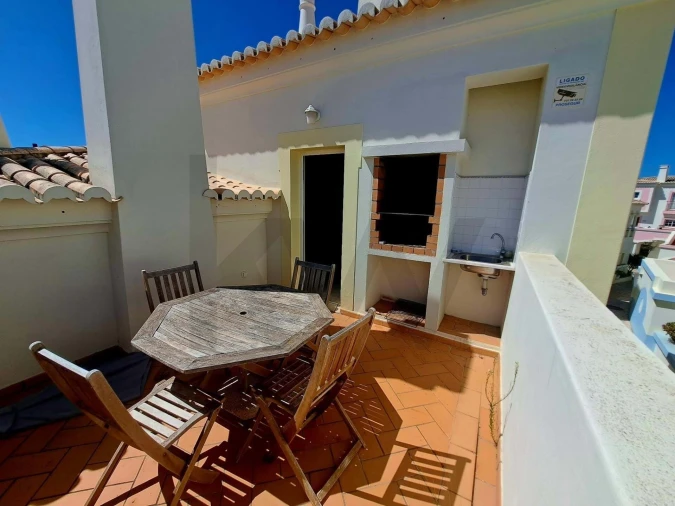 Prédio para Venda em Budens Foto 11