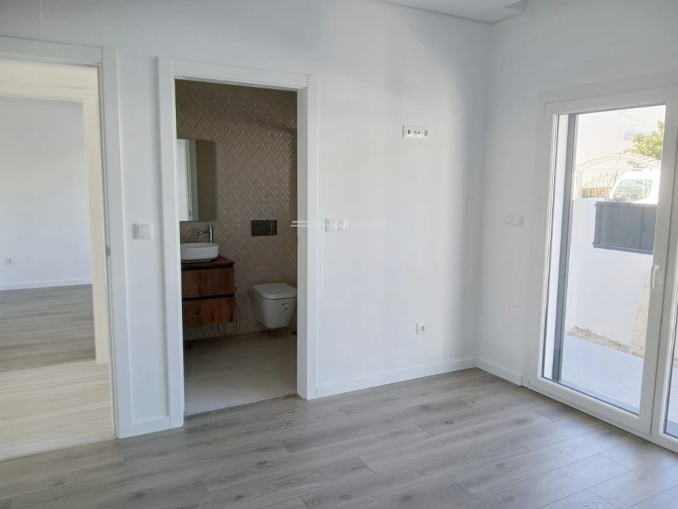 Moradia T3 para Venda em Fernao Ferro Foto 24