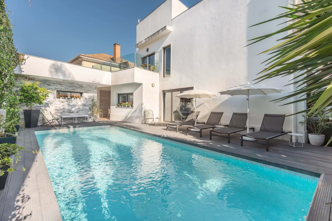 Moradia T5 para Venda em Charneca de Caparica e Sobreda Foto 1