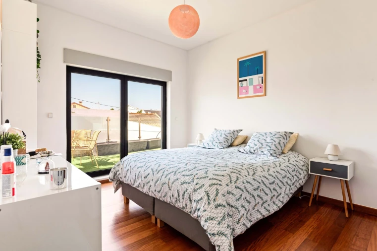 Moradia T5 para Venda em Charneca de Caparica e Sobreda Foto 23