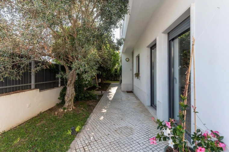 Moradia T5 para Venda em Charneca de Caparica e Sobreda Foto 33