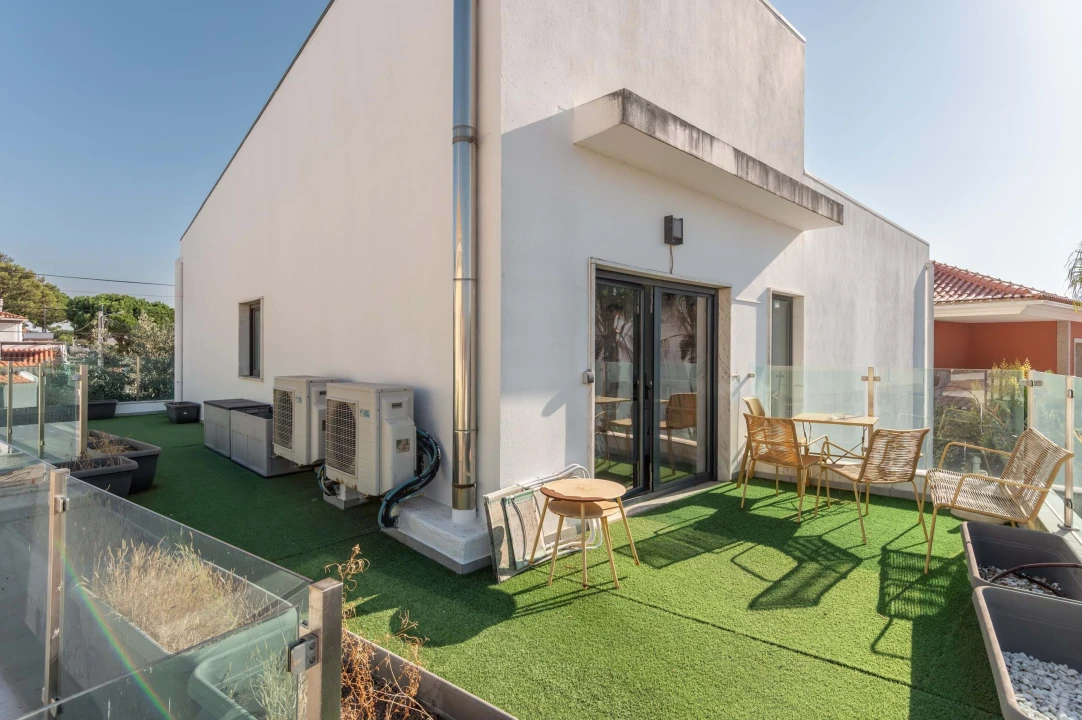 Moradia T5 para Venda em Charneca de Caparica e Sobreda Foto 40