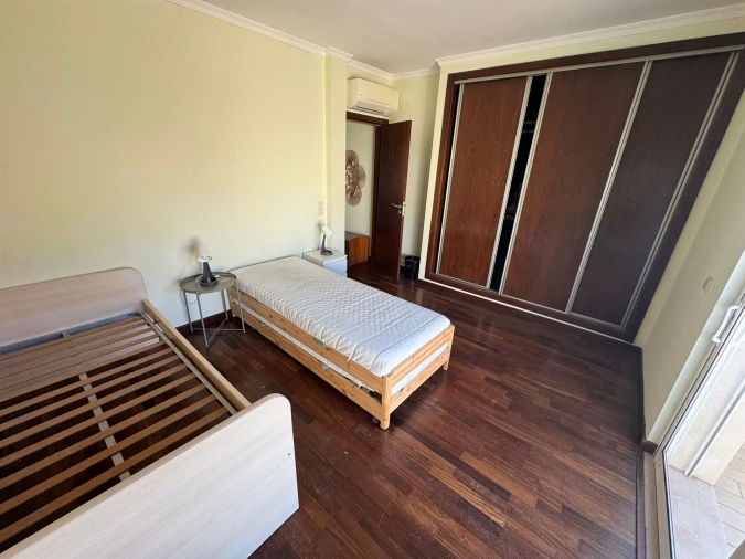 Moradia T4 para Venda em Quelfes Foto 18