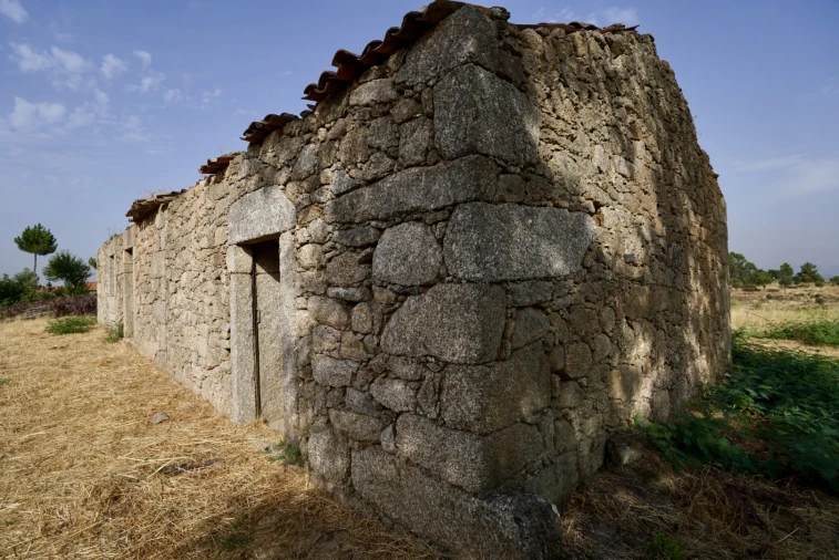 Quinta T0 para Venda em São Miguel de Acha Foto 8