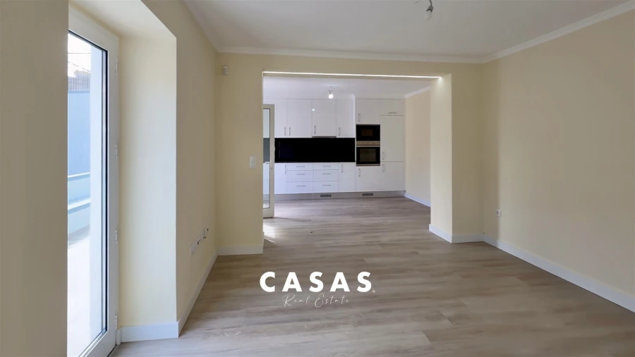 Moradia T3 para Venda em Camara de Lobos Foto 2