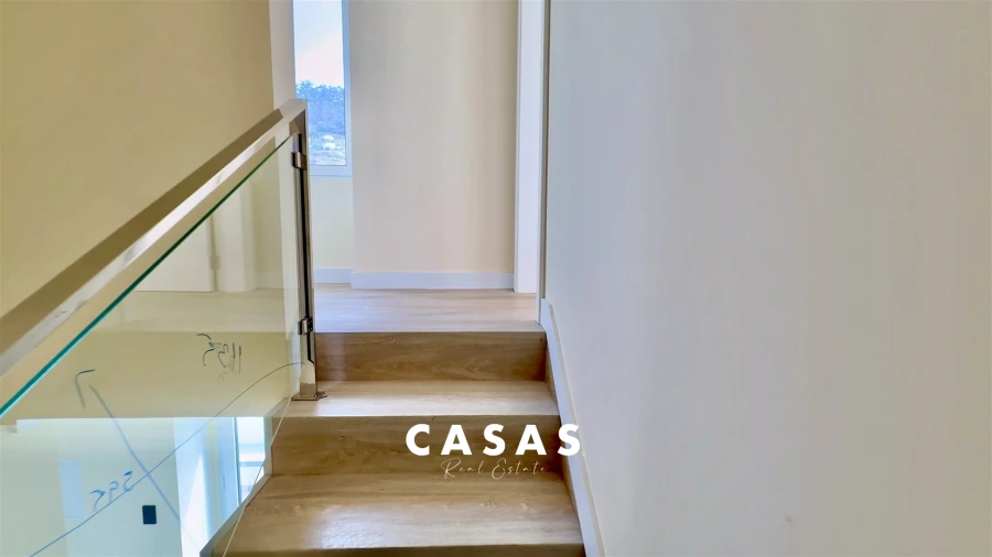 Moradia T3 para Venda em Camara de Lobos Foto 12