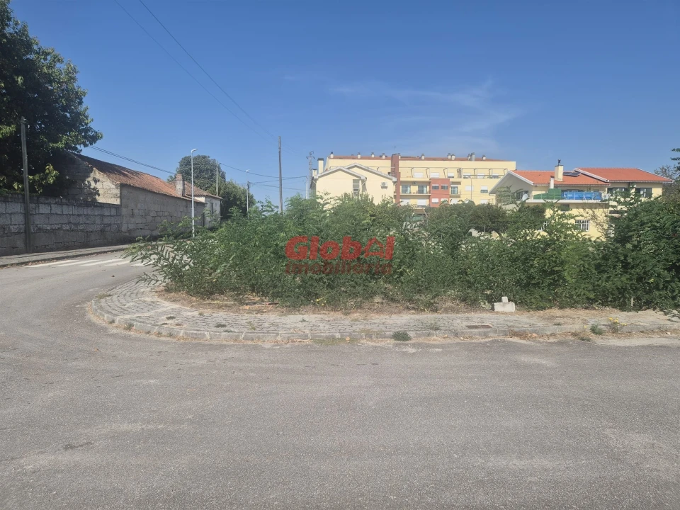 Terreno para Venda em Nelas Foto 1