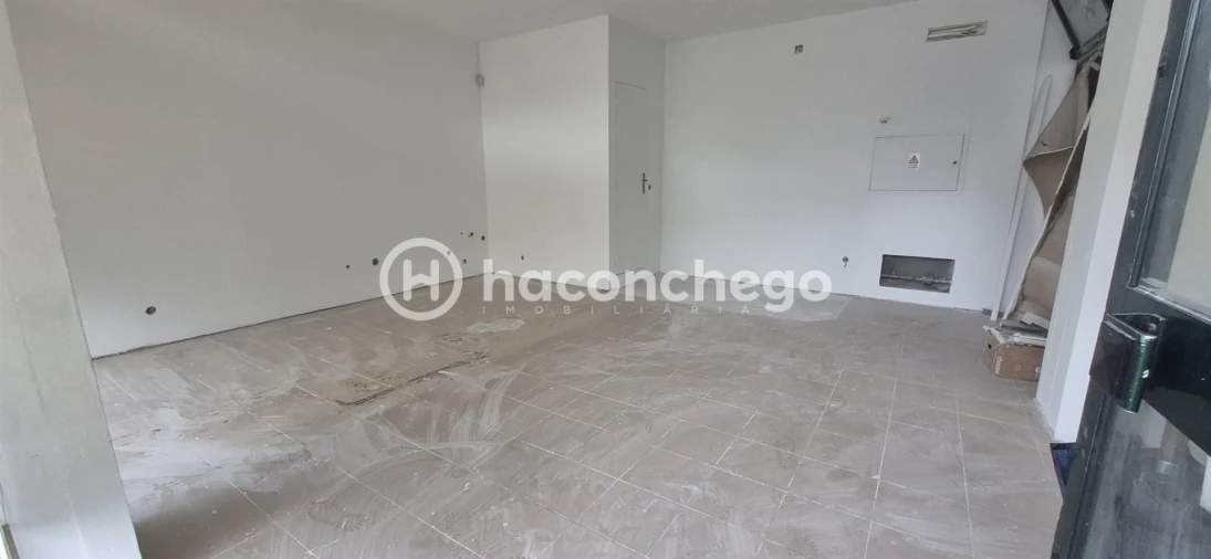 Loja para Arrendamento em Arcozelo Foto 6