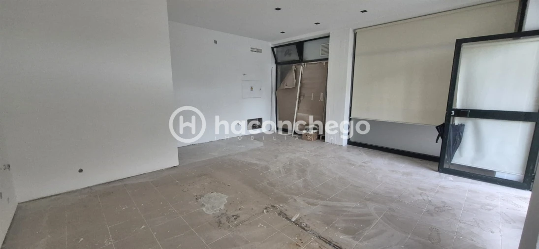 Loja para Arrendamento em Arcozelo Foto 7
