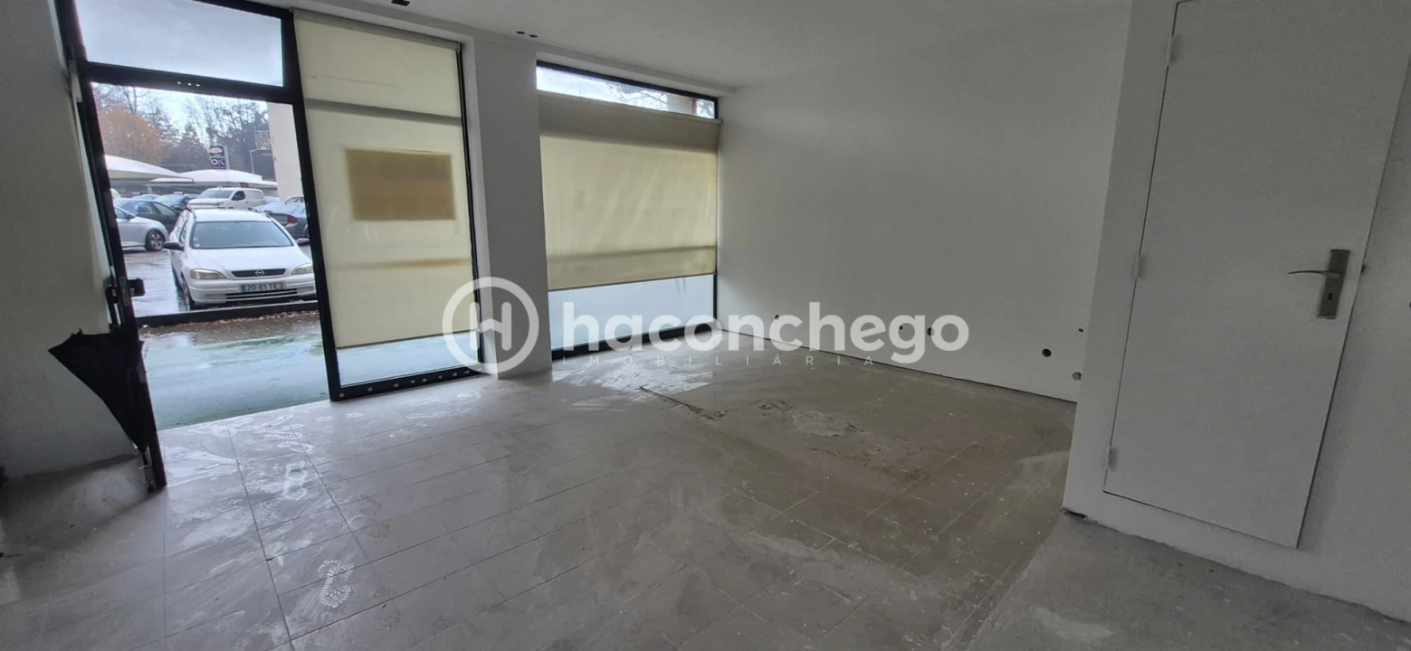 Loja para Arrendamento em Arcozelo Foto 5