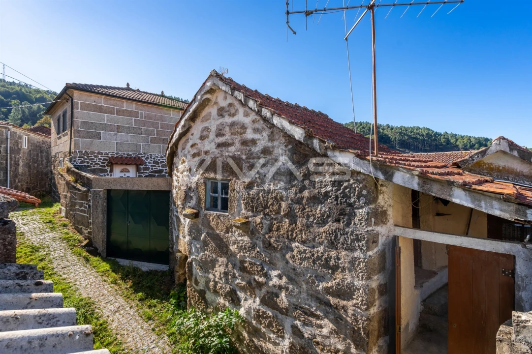 Moradia T4 para Venda em Venda Nova e Pondras Foto 25