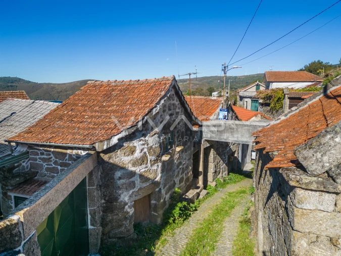 Moradia T4 para Venda em Venda Nova e Pondras Foto 3