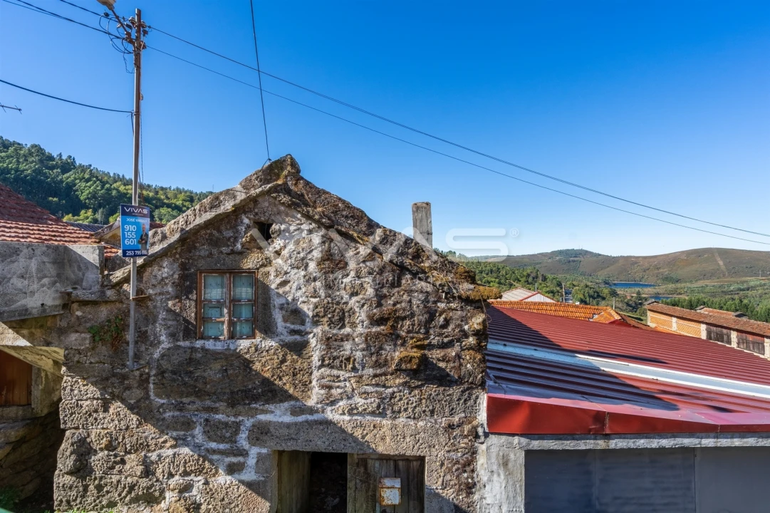 Moradia T4 para Venda em Venda Nova e Pondras Foto 27