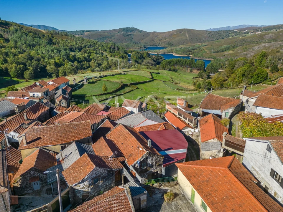 Moradia T4 para Venda em Venda Nova e Pondras Foto 2