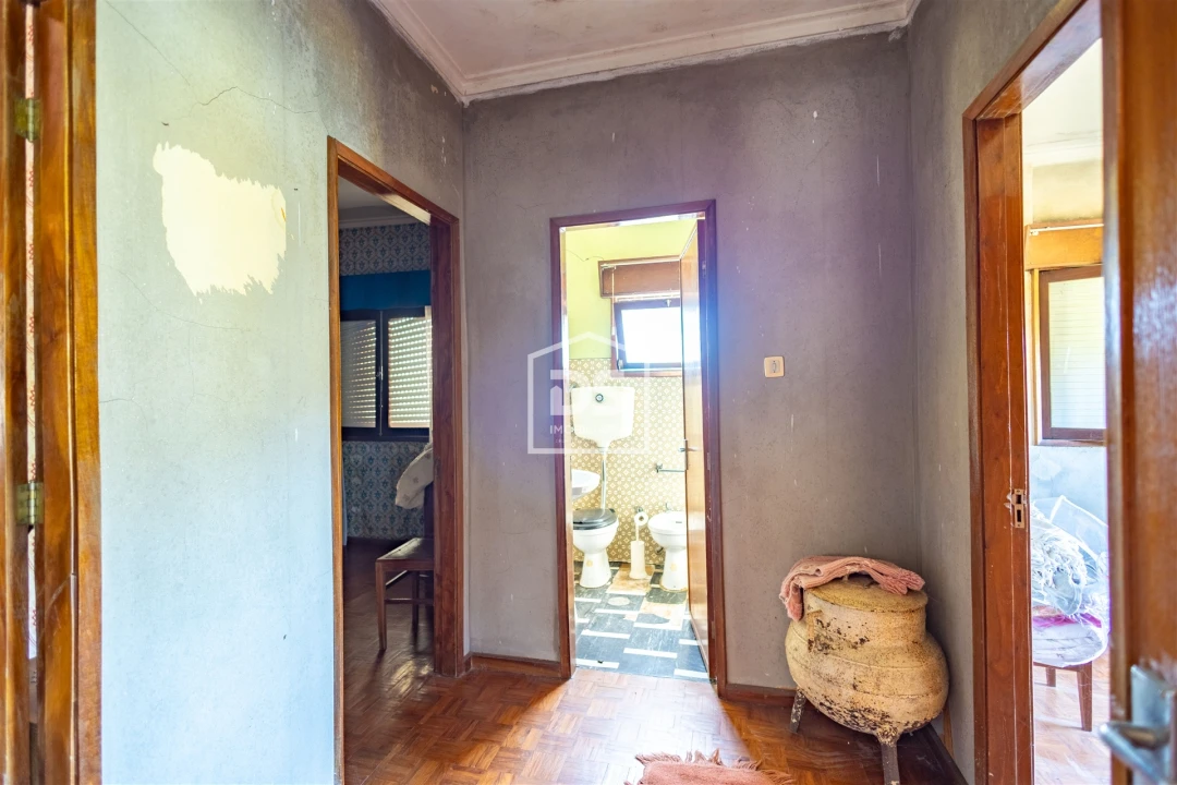 Moradia T7 para Venda em Santa Maria de Sardoura Foto 8