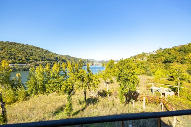 Moradia T7 para Venda em Santa Maria de Sardoura Foto 11