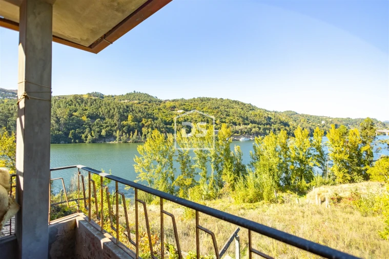 Moradia T7 para Venda em Santa Maria de Sardoura Foto 10