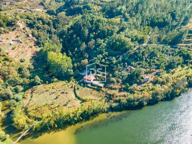 Moradia T7 para Venda em Santa Maria de Sardoura Foto 21