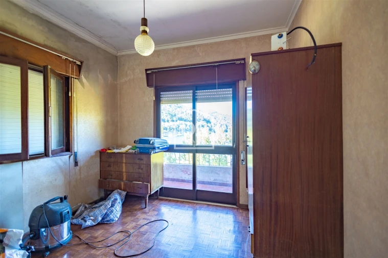 Moradia T7 para Venda em Santa Maria de Sardoura Foto 5