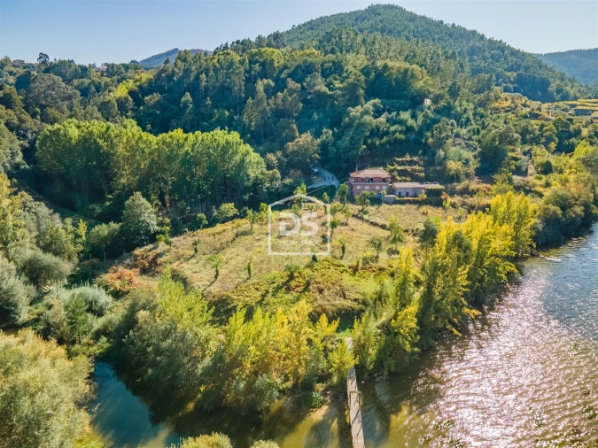 Moradia T7 para Venda em Santa Maria de Sardoura Foto 16