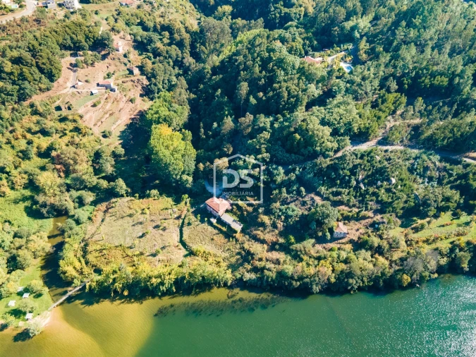 Moradia T7 para Venda em Santa Maria de Sardoura Foto 23