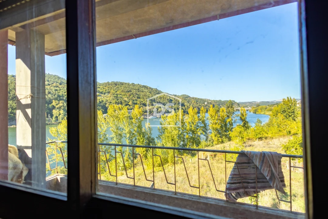 Moradia T7 para Venda em Santa Maria de Sardoura Foto 6