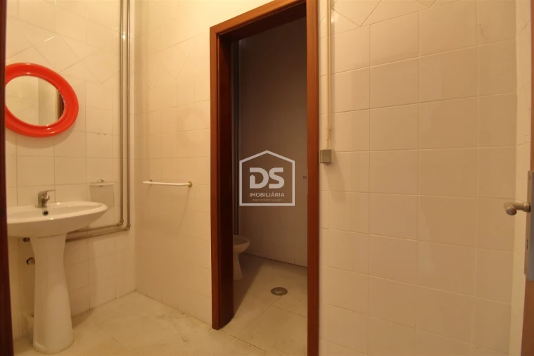 Armazém para Arrendamento em Fânzeres e São Pedro da Cova Foto 10