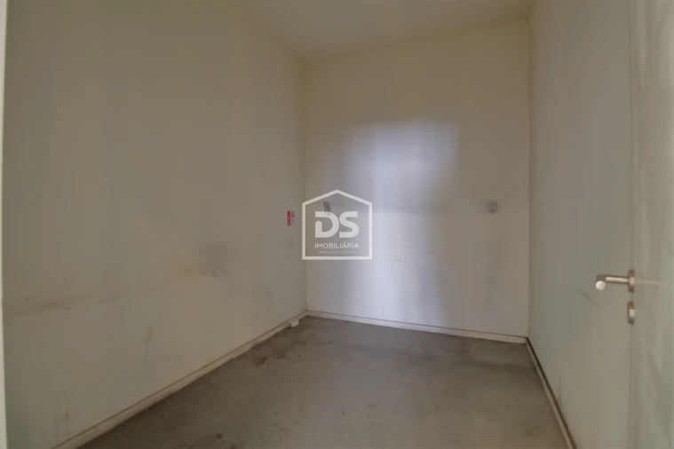 Armazém para Arrendamento em Fânzeres e São Pedro da Cova Foto 6