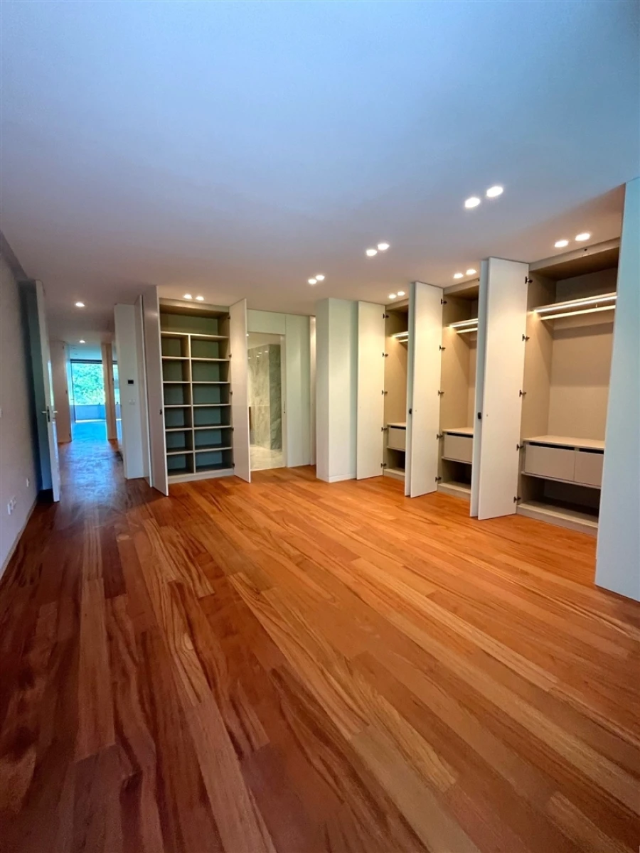 Moradia T4 para Arrendamento em Aldoar, Foz do Douro e Nevogilde Foto 28