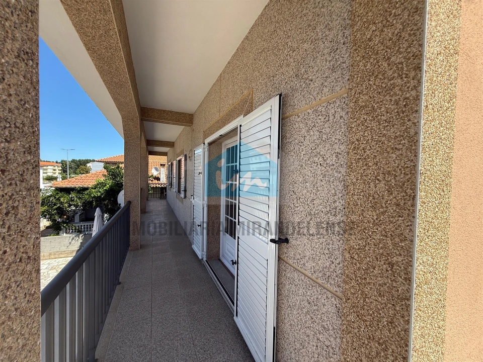 Moradia T4 para Venda em Mirandela Foto 4