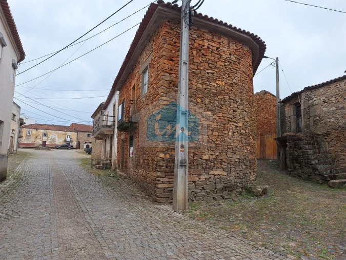 Moradia T3 para Venda em Carviçais Foto 2