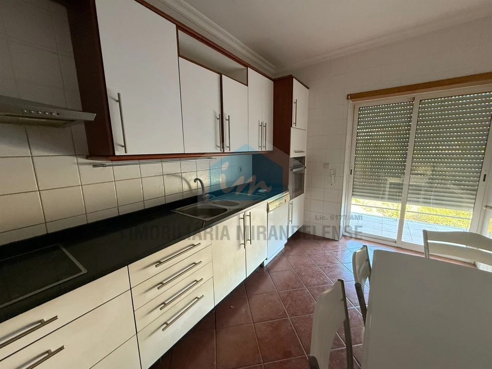 Apartamento T2 para Venda em Vinhais Foto 5