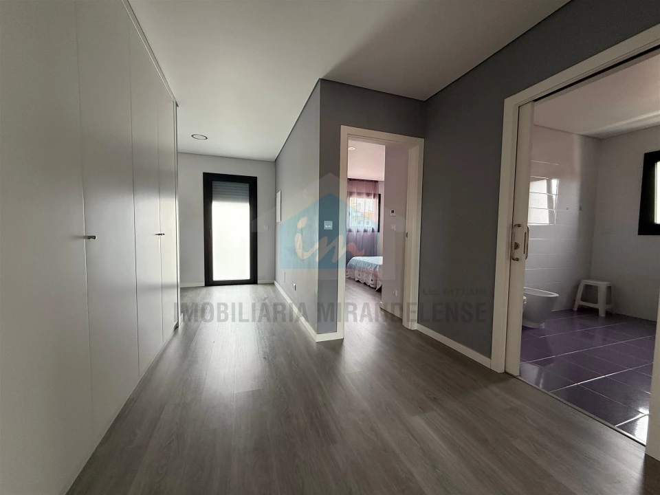 Moradia T4 para Venda em Mirandela Foto 15