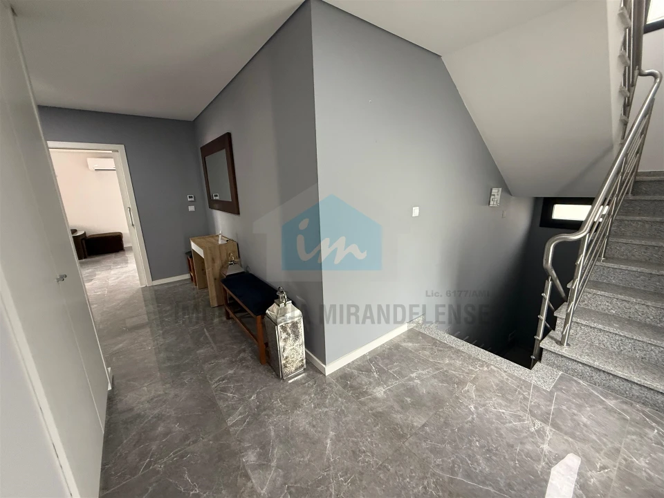 Moradia T4 para Venda em Mirandela Foto 9