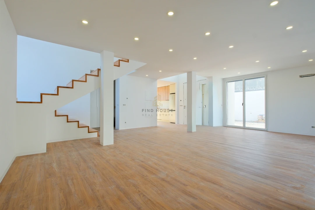 Moradia T4 para Venda em São Domingos de Rana Foto 11