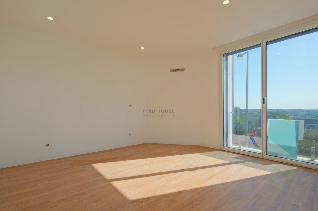 Moradia T4 para Venda em São Domingos de Rana Foto 20