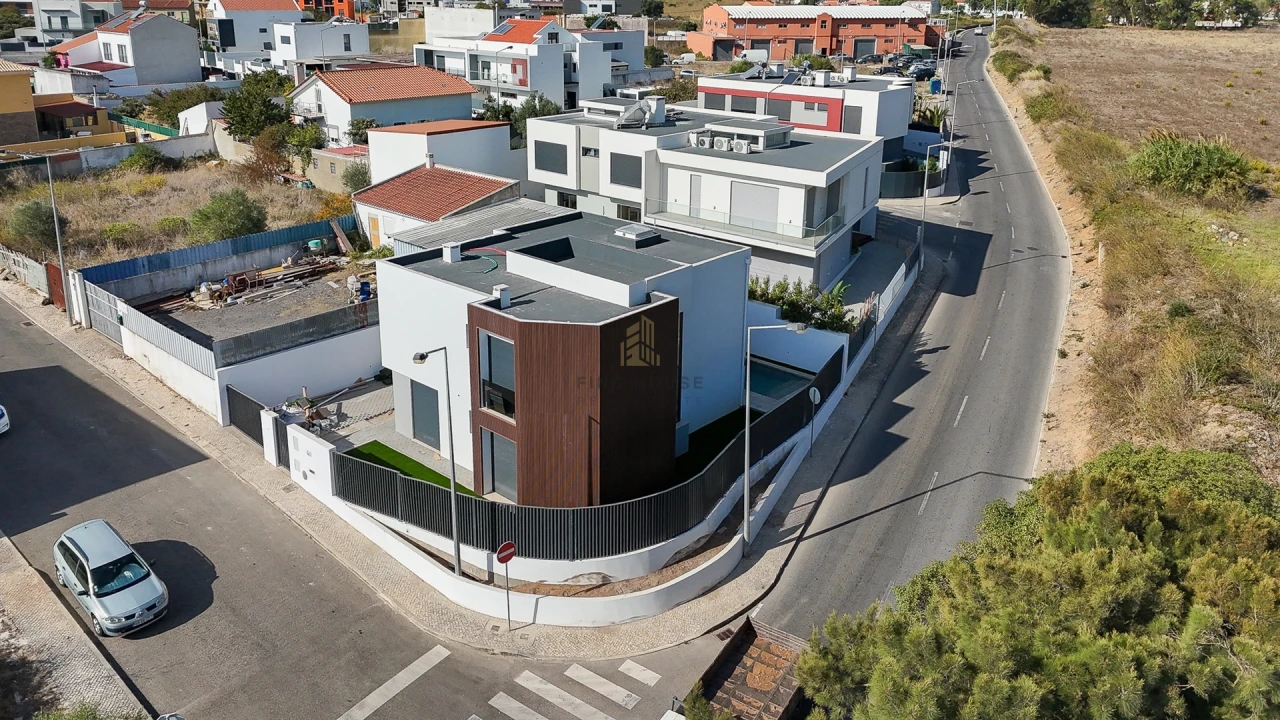 Moradia T4 para Venda em São Domingos de Rana Foto 2