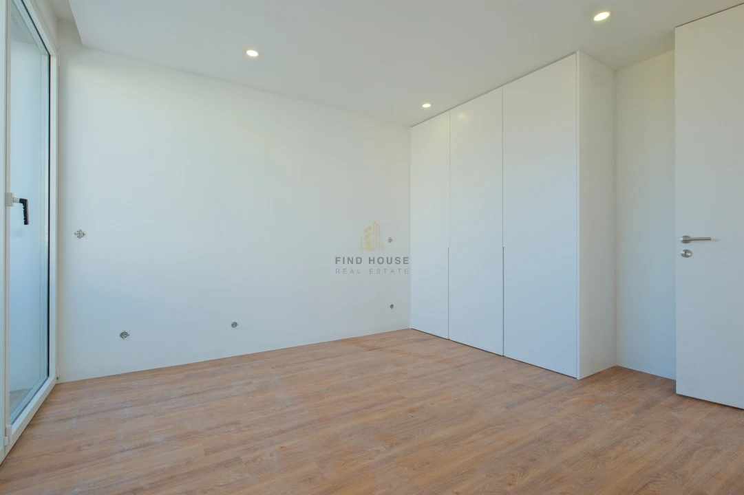 Moradia T4 para Venda em São Domingos de Rana Foto 27