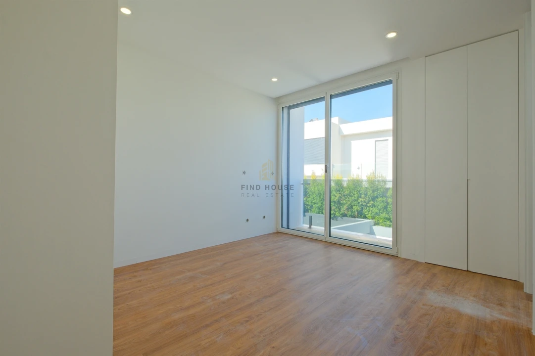 Moradia T4 para Venda em São Domingos de Rana Foto 23